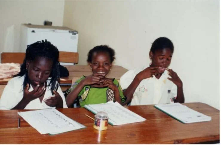Vortrag auf dem Kongress des Deutschen Bundesverbandes für Logopädie 2014: Lesen mit Fingerzeichen Vortrag auf dem Kongress des Deutschen Bundesverbandes für Logopädie 2014: Lesen mit Fingerzeichen